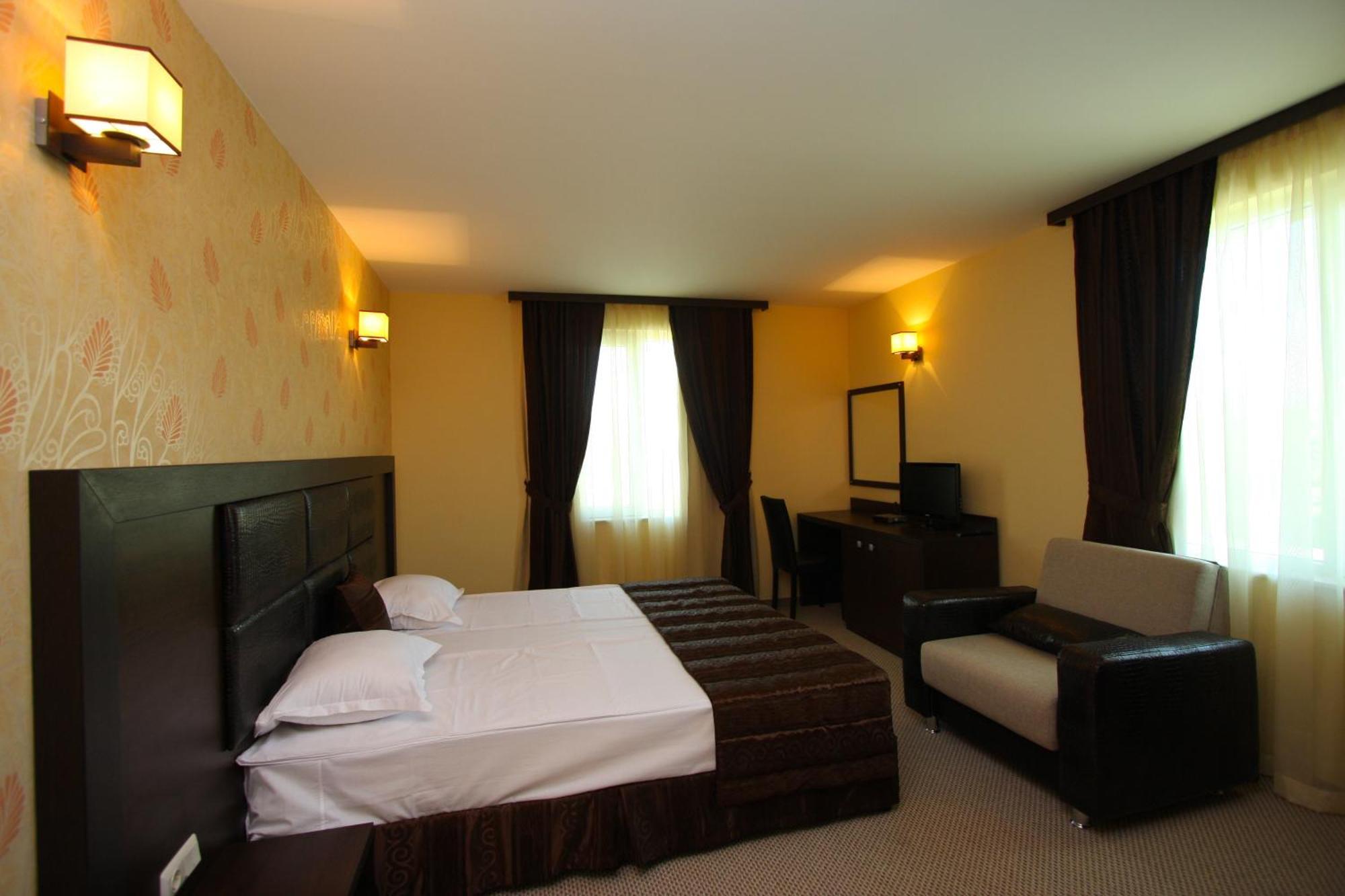 Siena House Hotel โซโซโปล ภายนอก รูปภาพ