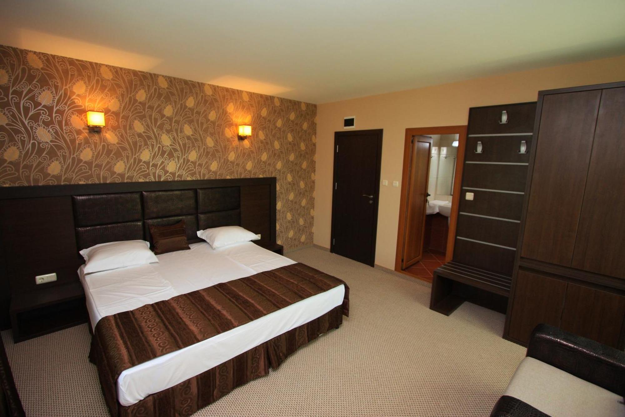 Siena House Hotel โซโซโปล ภายนอก รูปภาพ
