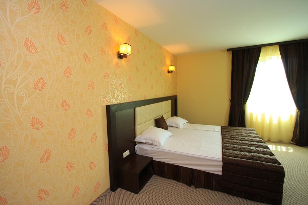Siena House Hotel โซโซโปล ภายนอก รูปภาพ