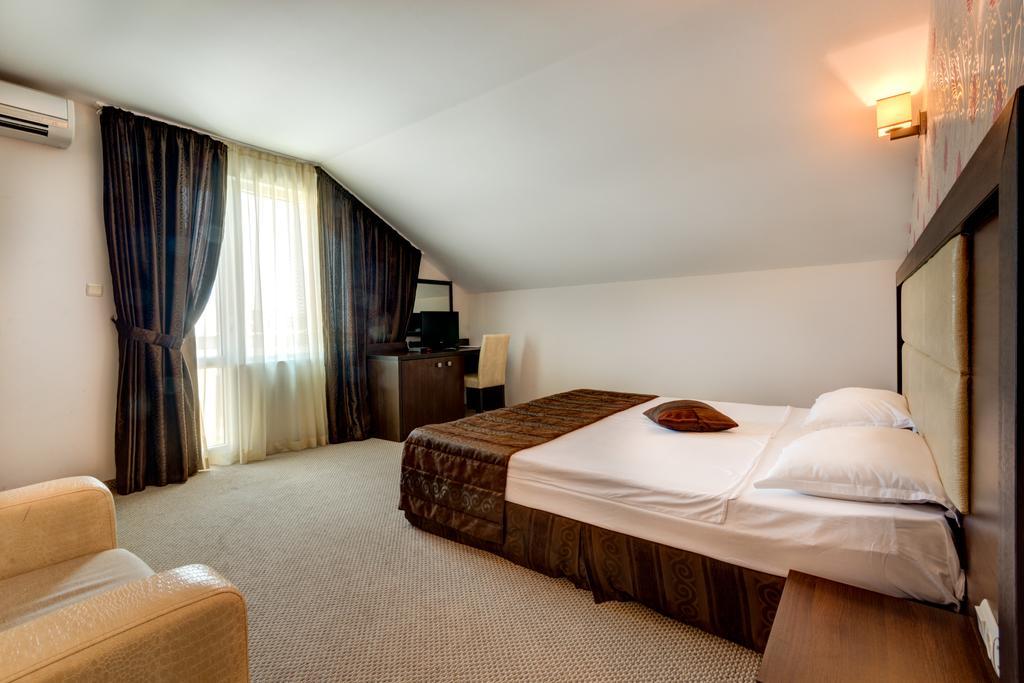 Siena House Hotel โซโซโปล ภายนอก รูปภาพ