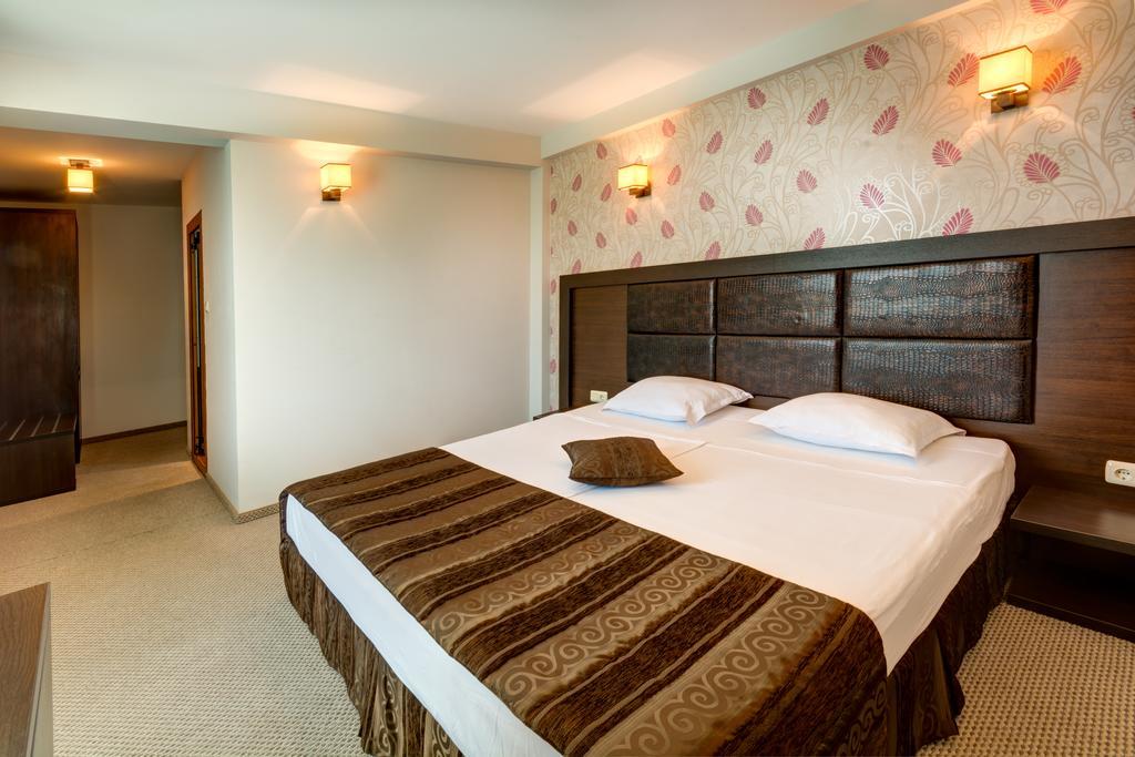 Siena House Hotel โซโซโปล ภายนอก รูปภาพ