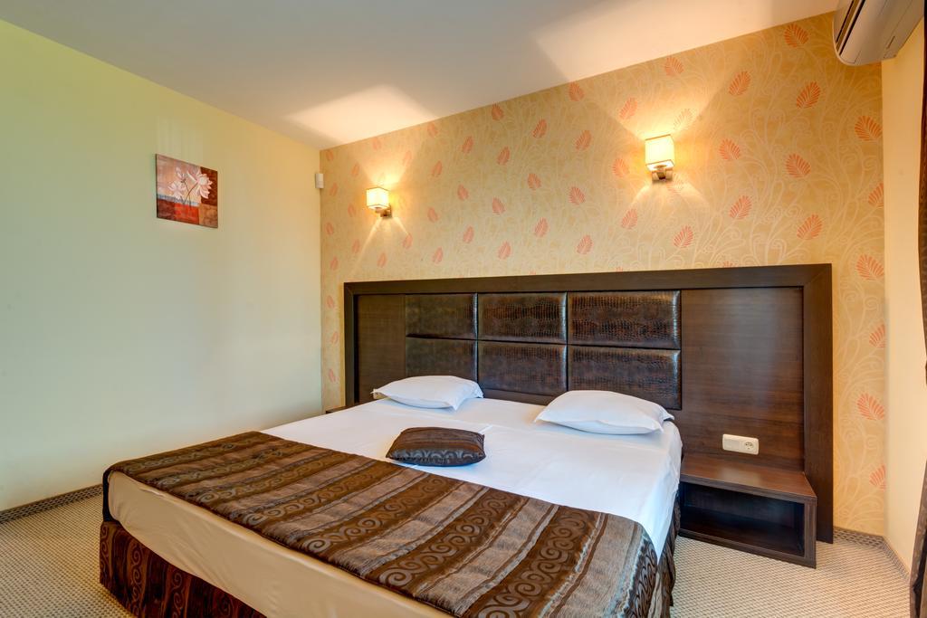 Siena House Hotel โซโซโปล ภายนอก รูปภาพ