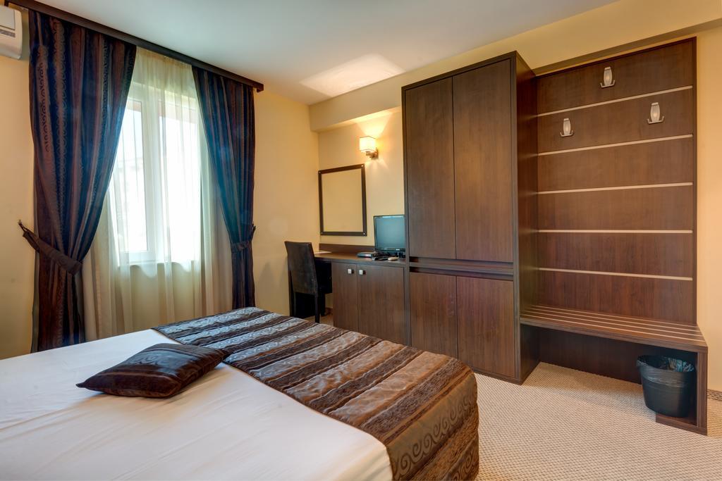 Siena House Hotel โซโซโปล ภายนอก รูปภาพ