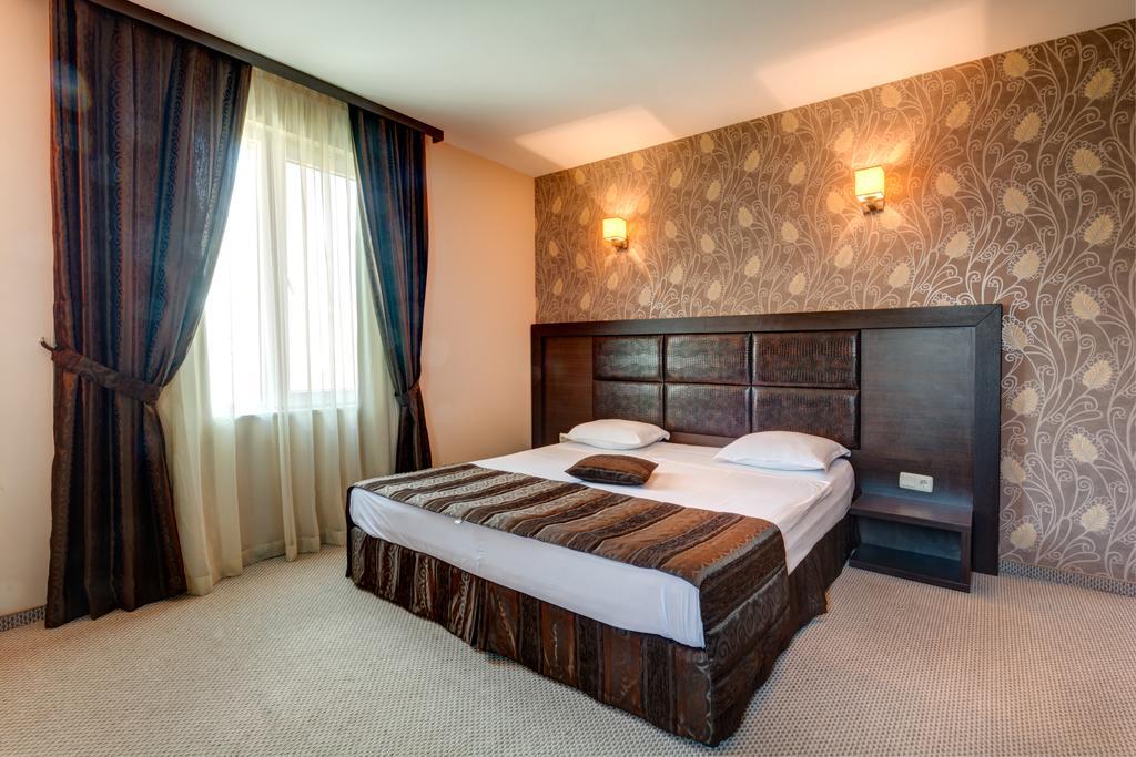Siena House Hotel โซโซโปล ภายนอก รูปภาพ