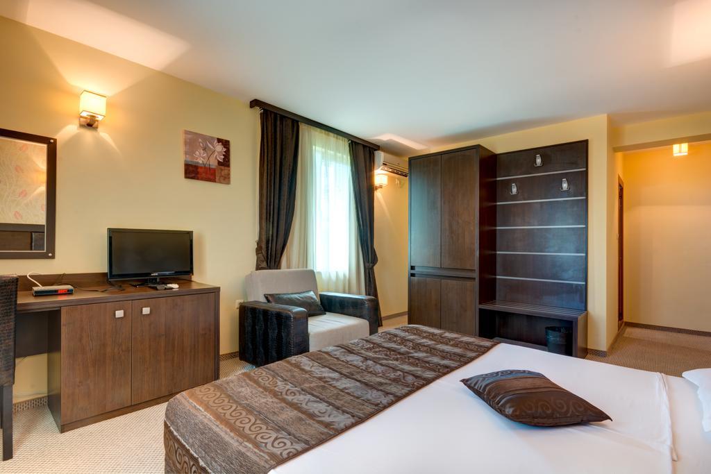 Siena House Hotel โซโซโปล ภายนอก รูปภาพ