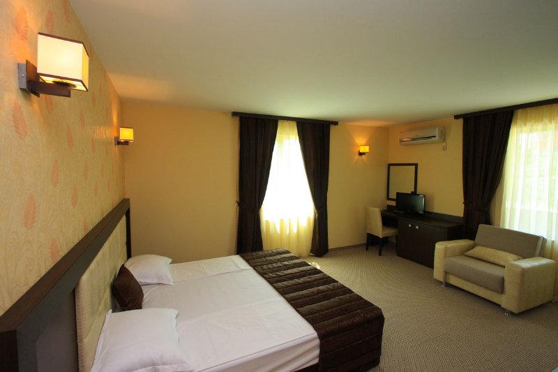 Siena House Hotel โซโซโปล ภายนอก รูปภาพ